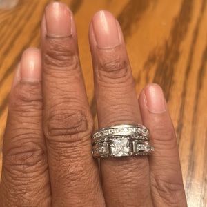 NWOT WOMEN NO BRAND 925 FAUX DIAMOND WITH ACCENT 8 2PC WEDDING/ENGAGEMENT SET.